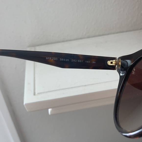 Authentic Prada sunglasses - Picture 4 of 5